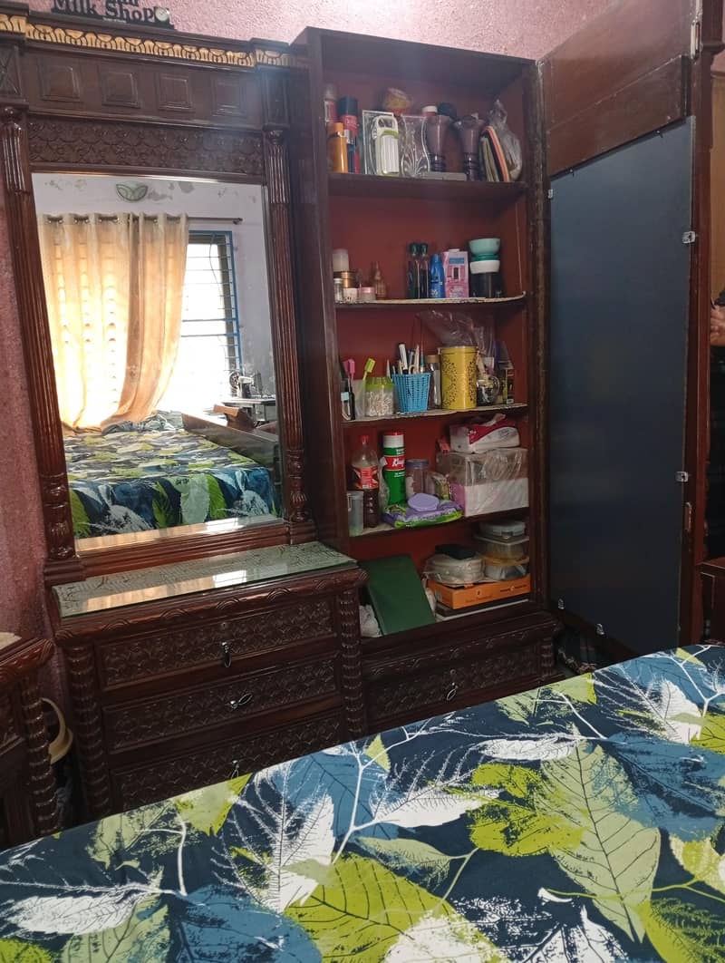 Solid Wood Bed Set with Dressing Table 4
