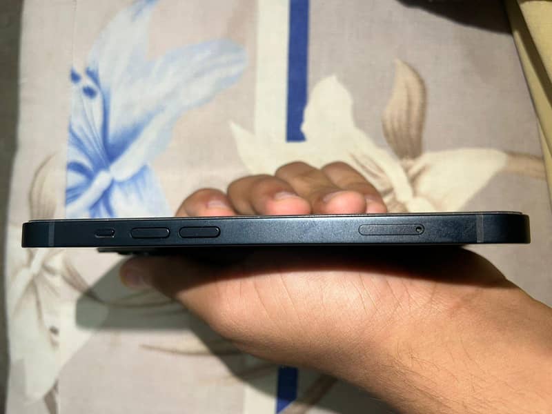 Apple iPhone 13 1