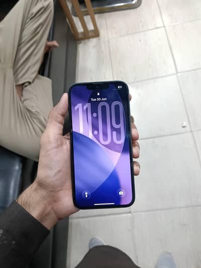 Apple iPhone 13