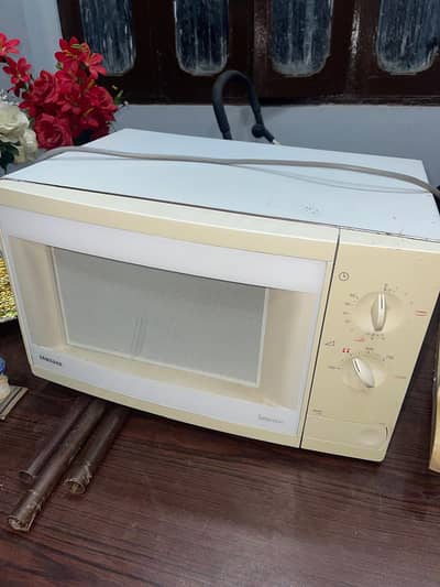 Samsung microwave condition 10 9 everything is fine working