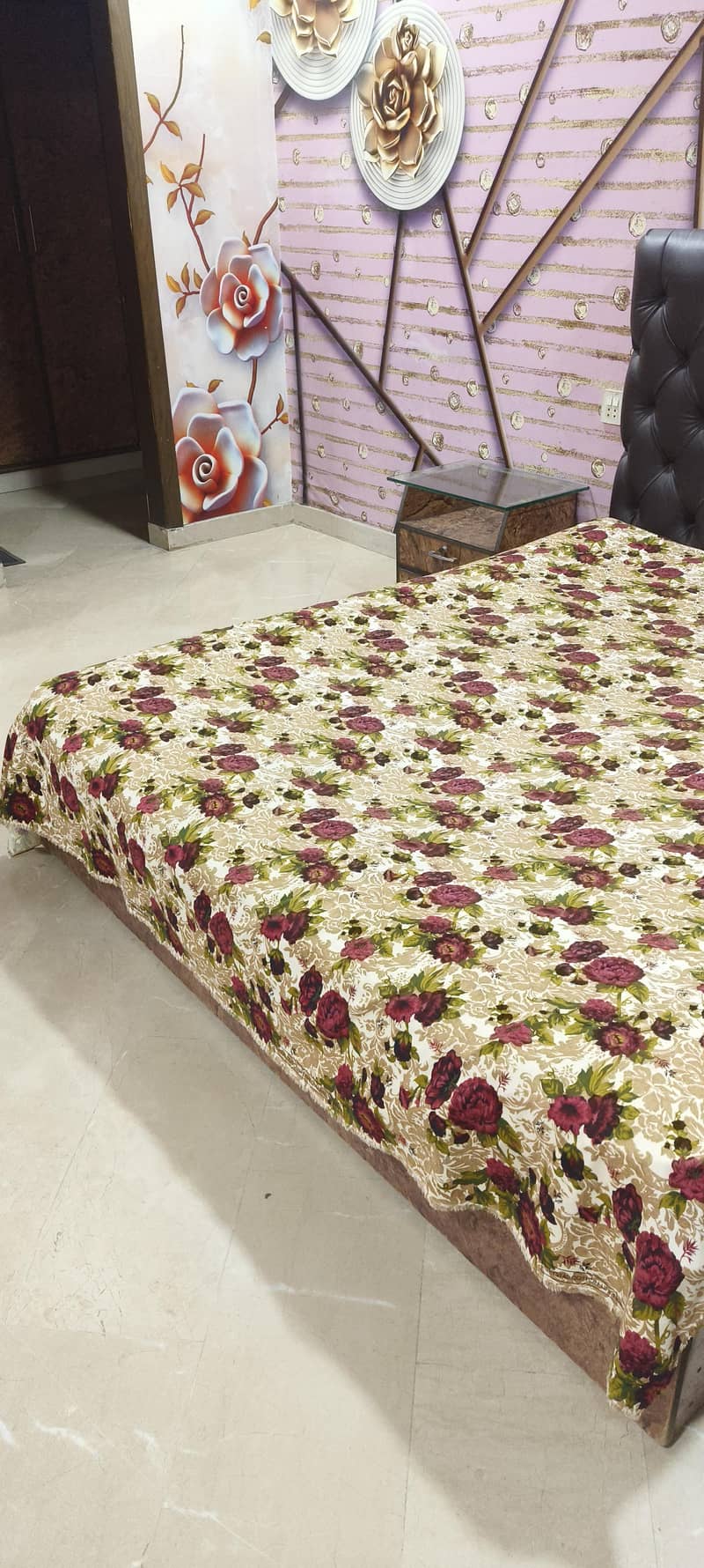 King size bed 1