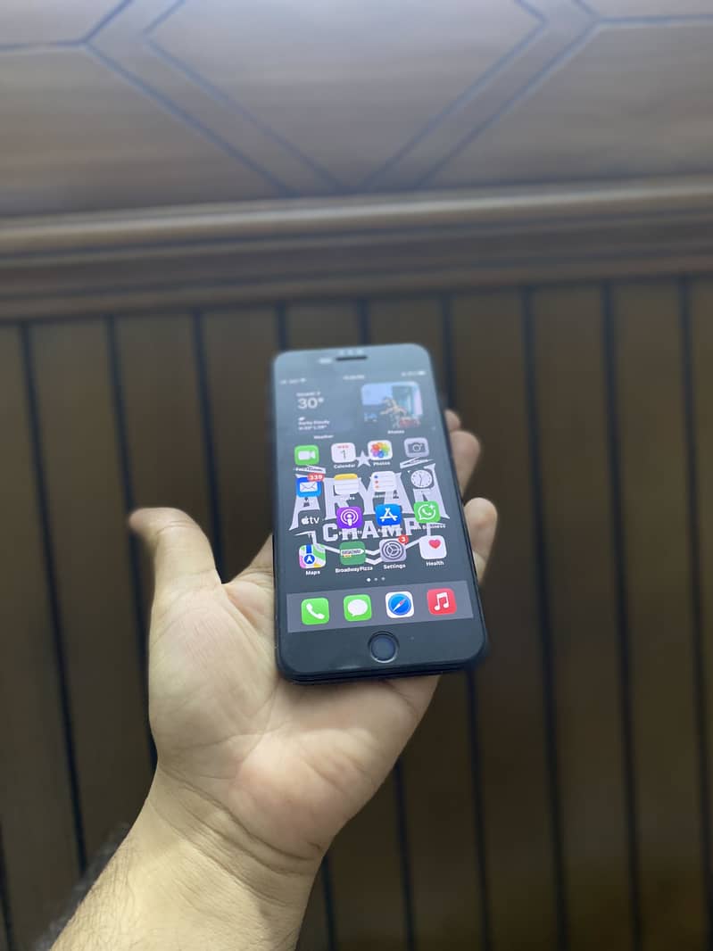 Apple iPhone 7 Plus 3