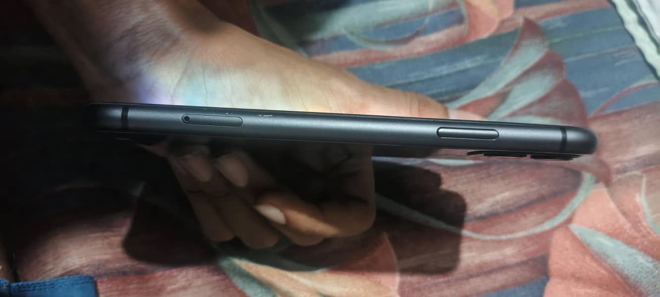 Apple iPhone 11 6