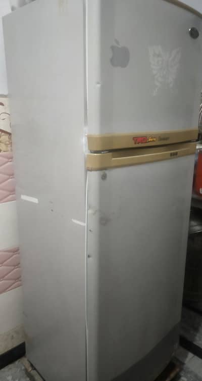 Dawlnace refrigerator good condition. .