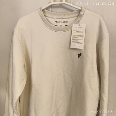 Fitted Size Medium Sweatshirt