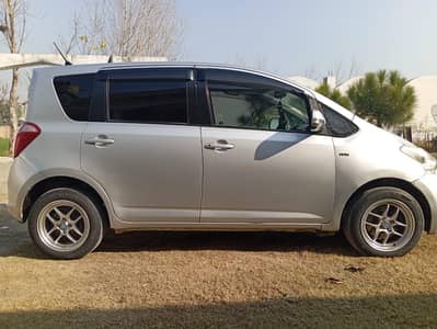 Toyota Ractis 2013