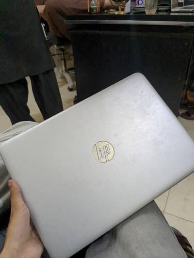 HP 840  I5 6TH GENERATION 8/256