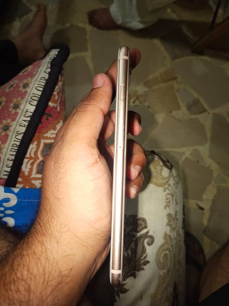 Apple iPhone 8 Plus 5