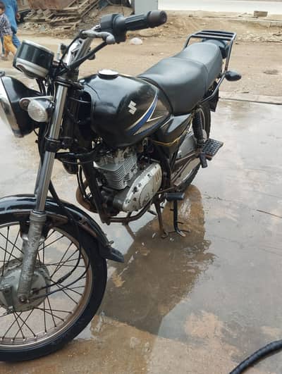Suzuki GS 150 2017