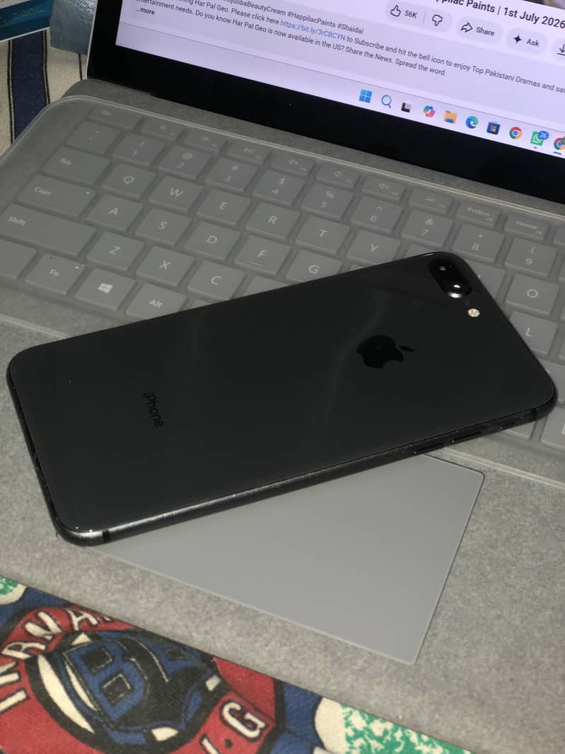 Apple iPhone 8 Plus 0