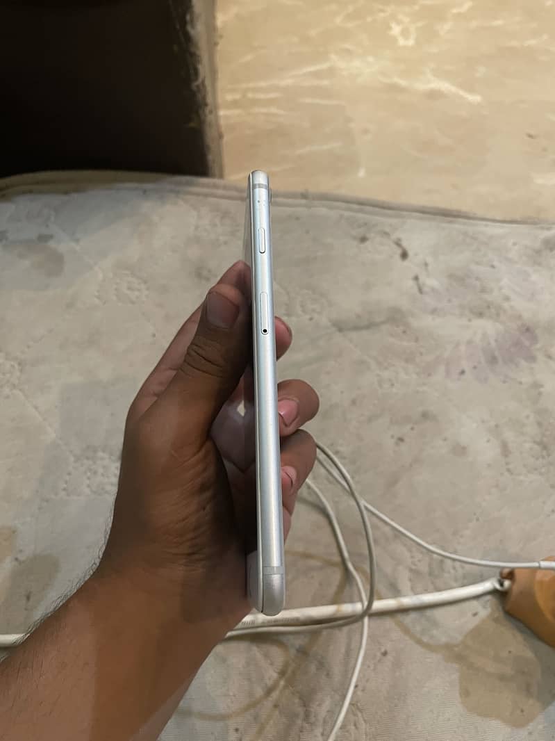 Apple iPhone 8 Plus 2