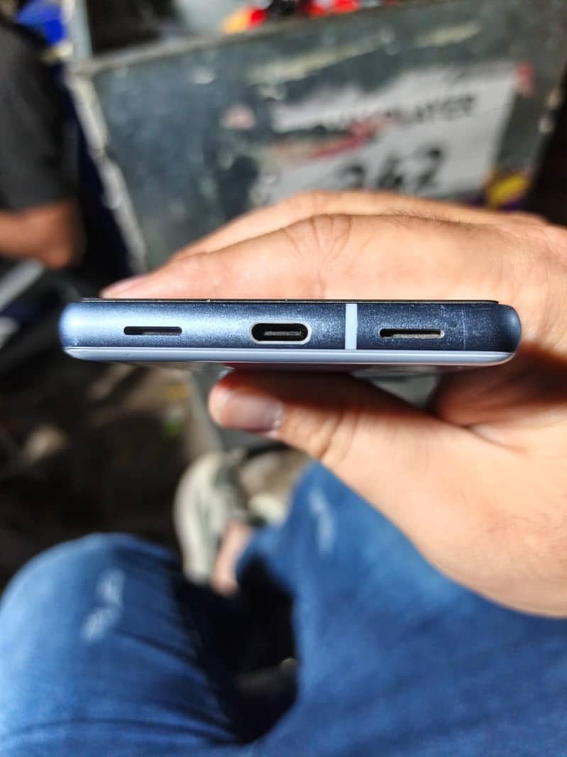 Google Pixel 7a 5