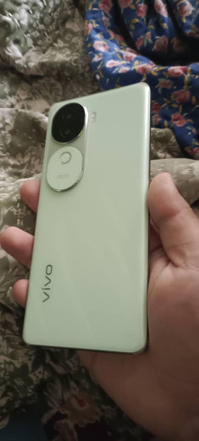 Vivo V40e