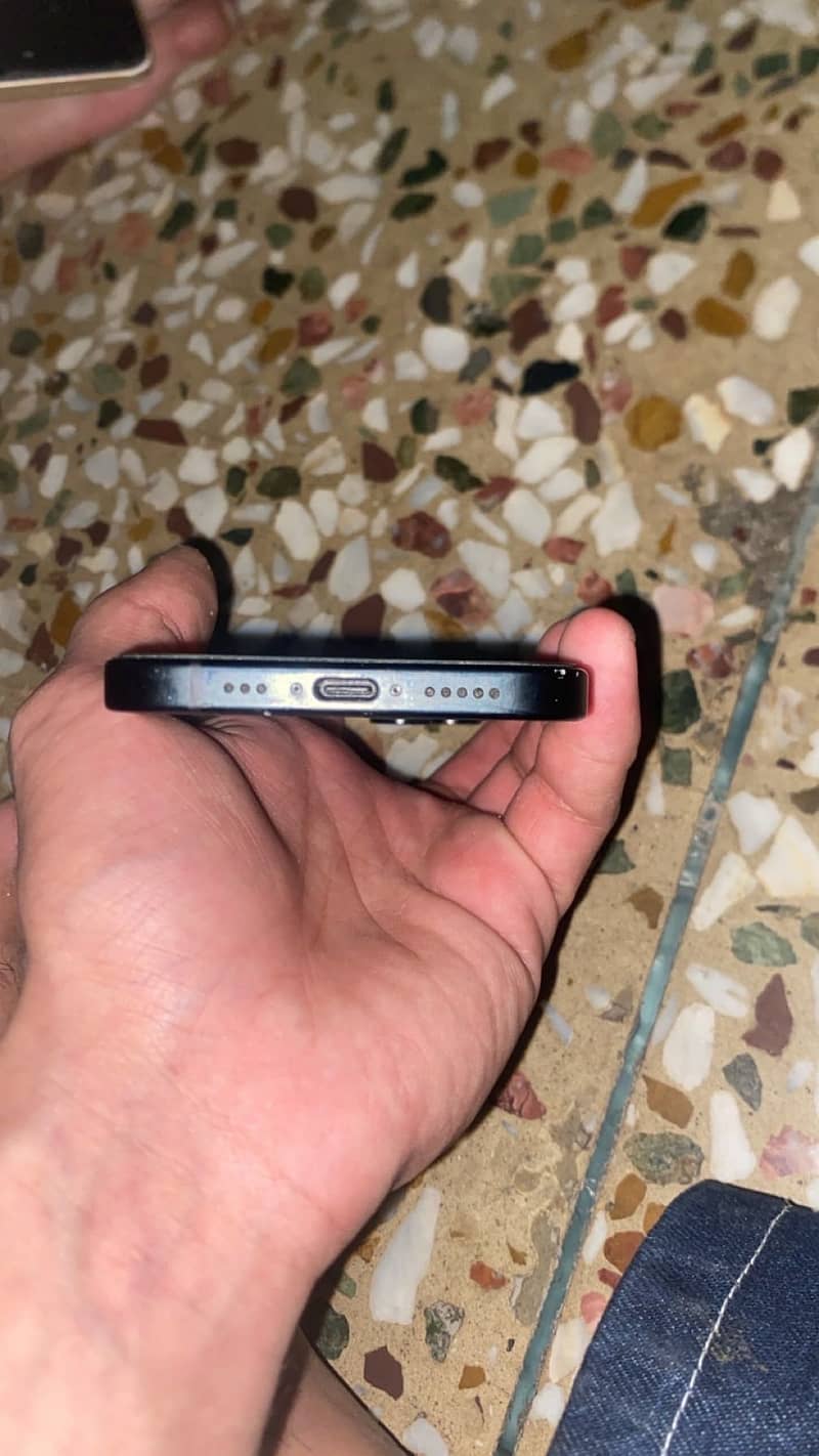 Apple iPhone 15 2