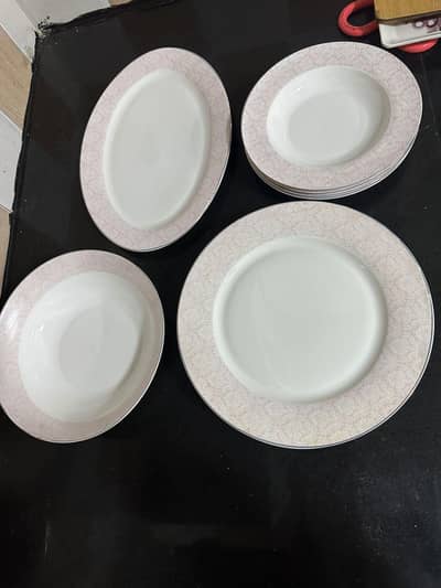 Dinner set 24 pieces Bon china