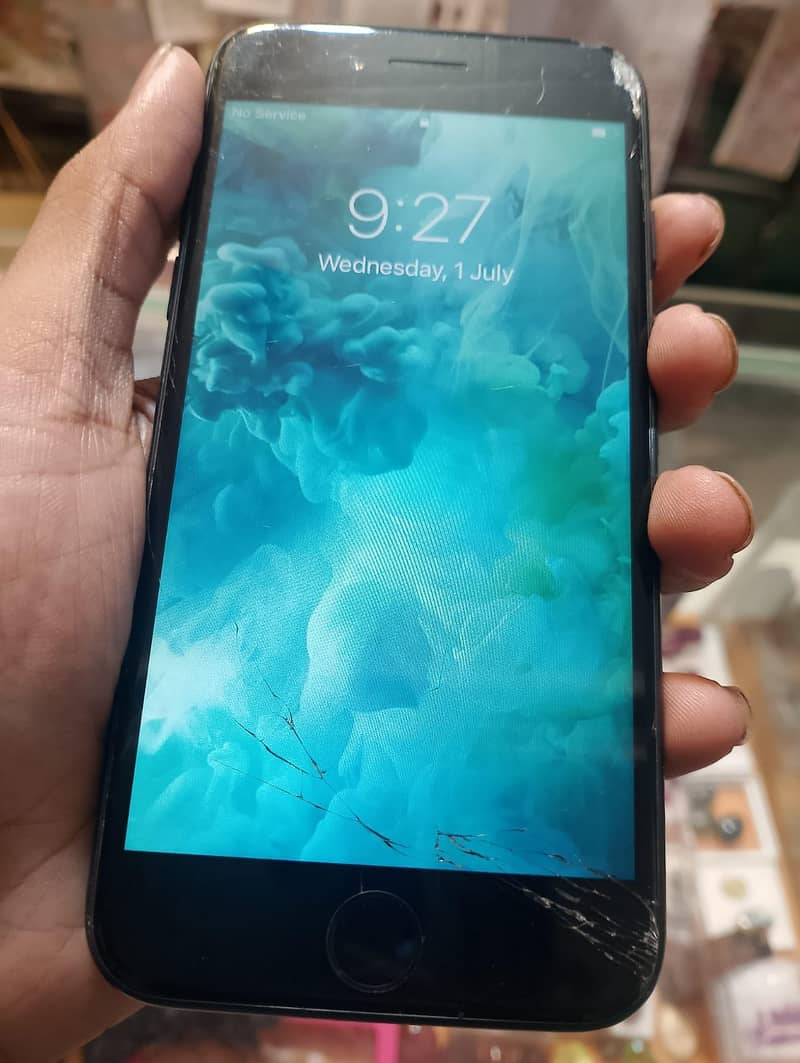Apple iPhone 7 1