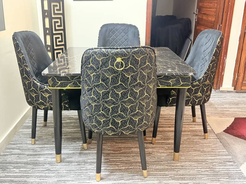 Black dinning 2
