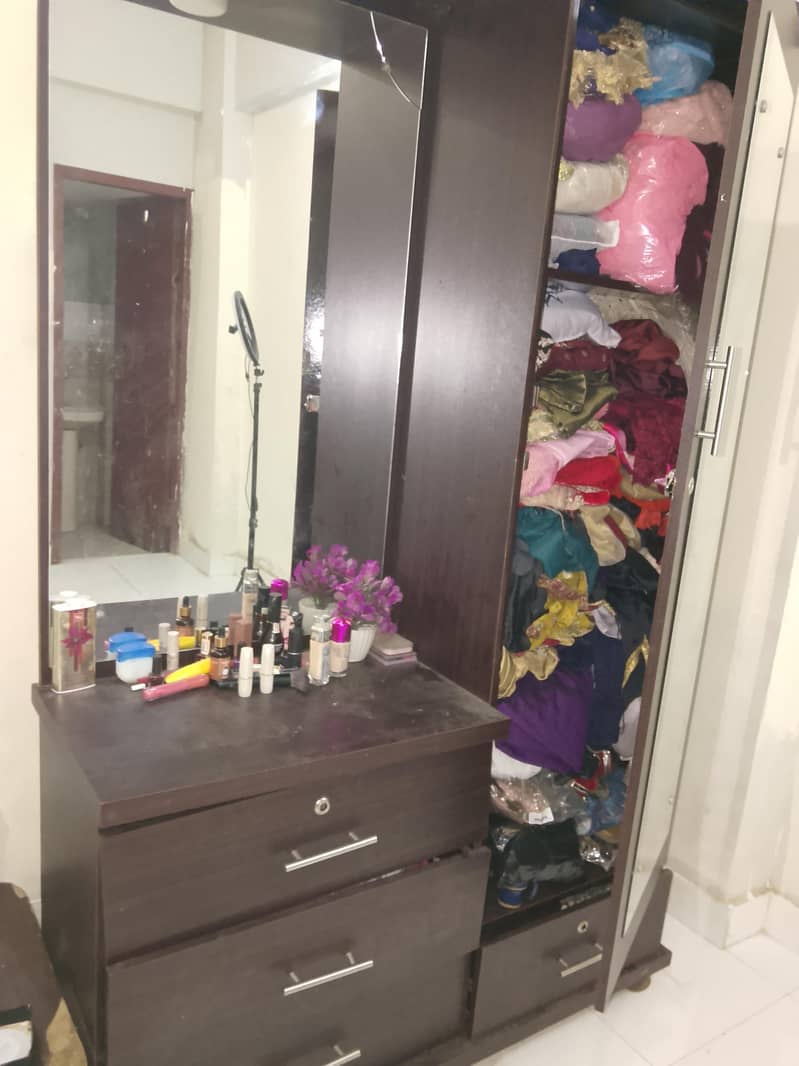 Dressing Table 0