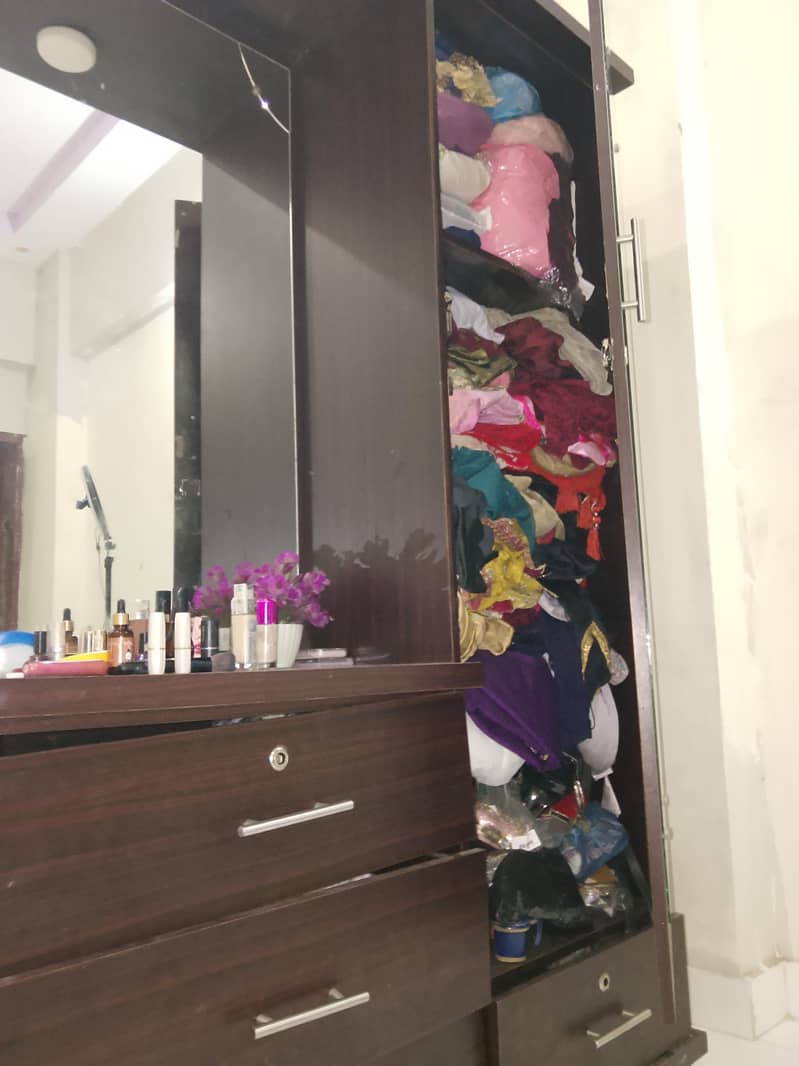 Dressing Table 3