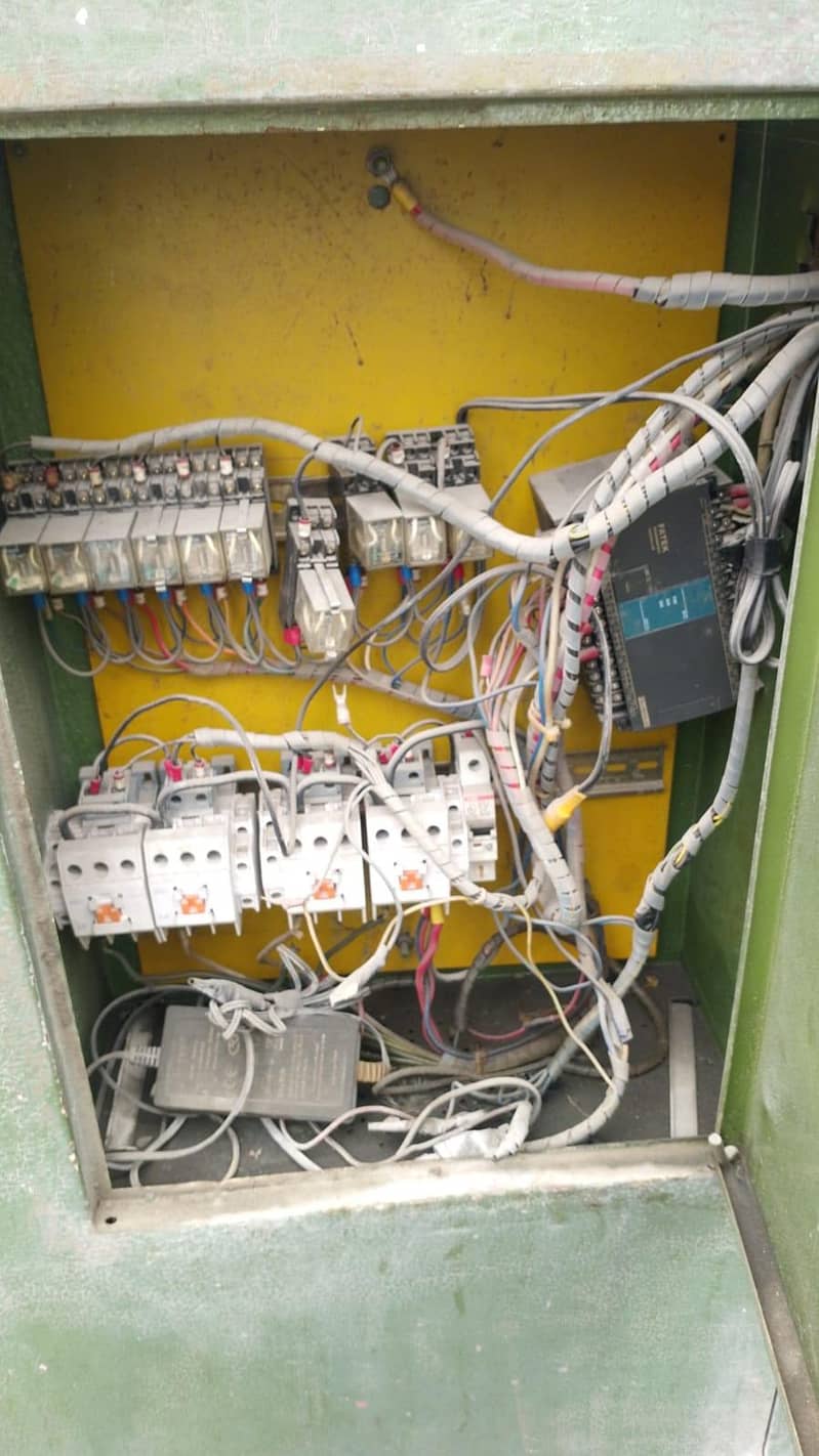 Plastic Bottle Hydrolic Machine 4