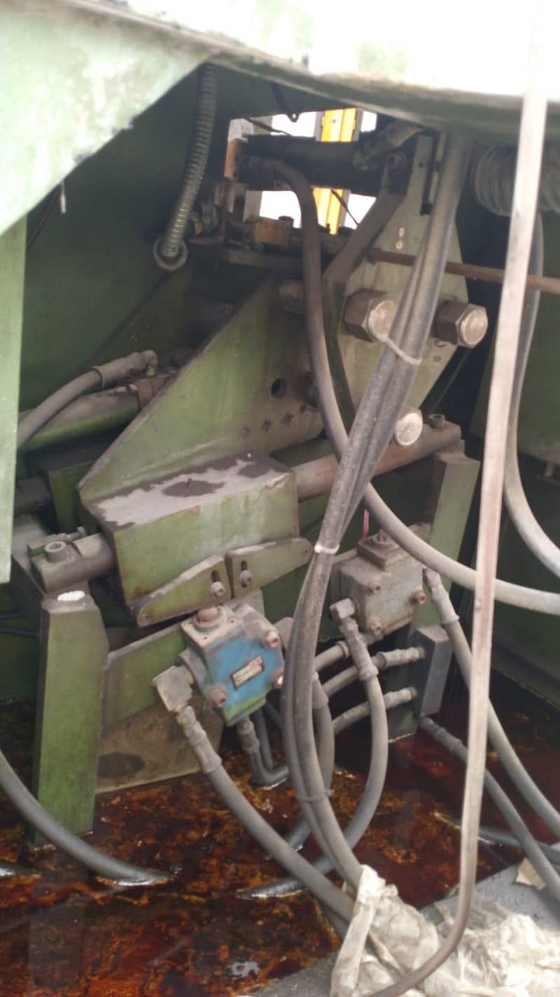 Plastic Bottle Hydrolic Machine 5