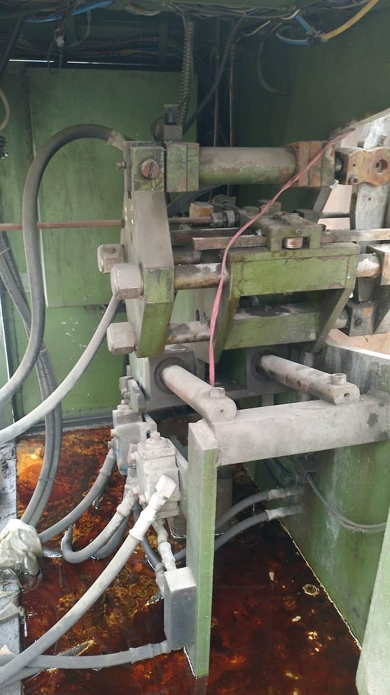 Plastic Bottle Hydrolic Machine 6