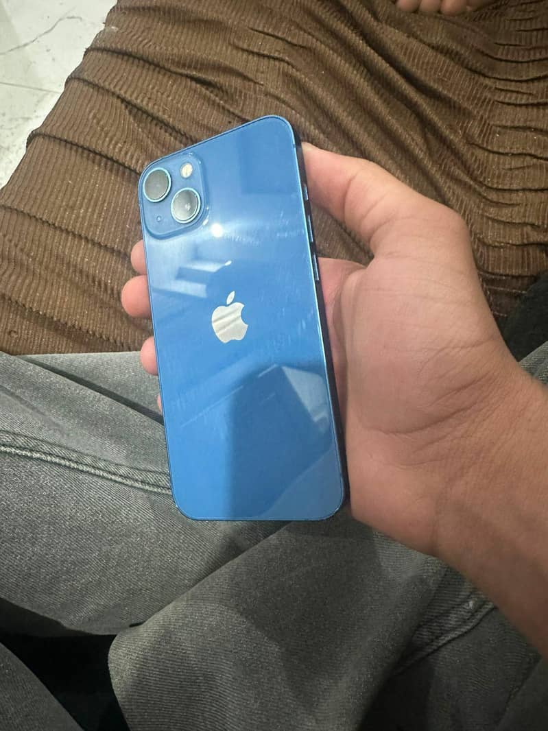 Apple iPhone 13 4