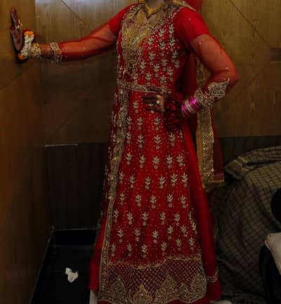 Only 1 time used bridal gown.