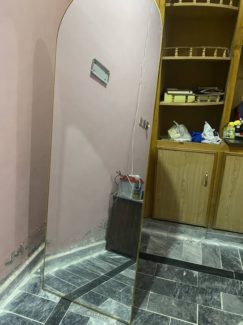 Stand mirror 2