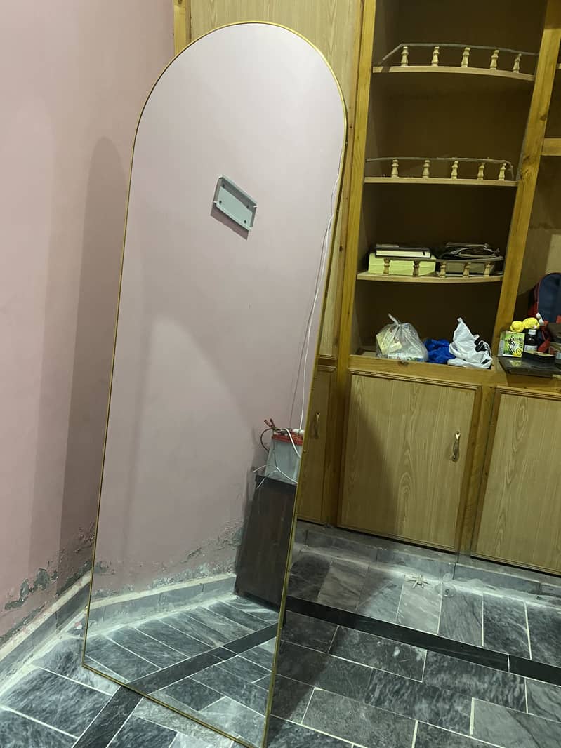 Stand mirror 3