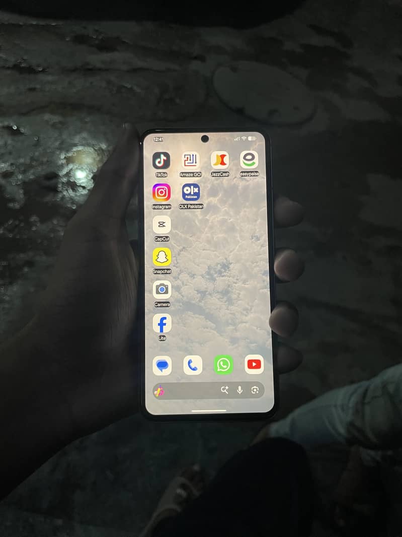Google Pixel 8 4