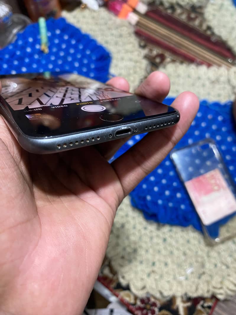Apple iPhone 8 Plus 4