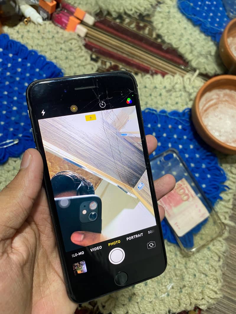 Apple iPhone 8 Plus 5