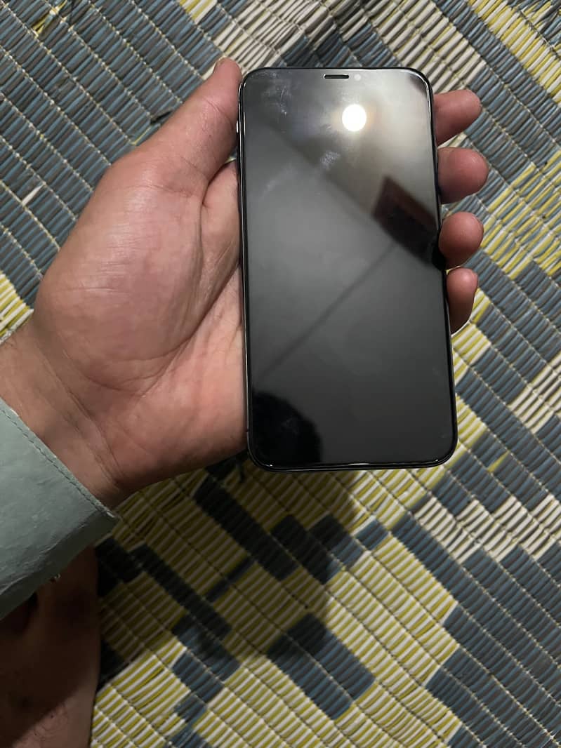 Apple iPhone X 3