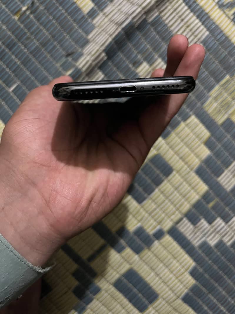 Apple iPhone X 5