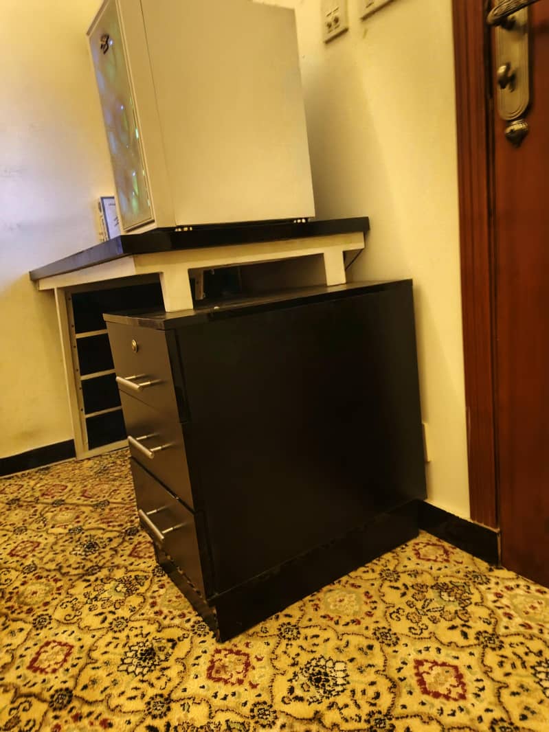 Ark Design Table/Workstation 2