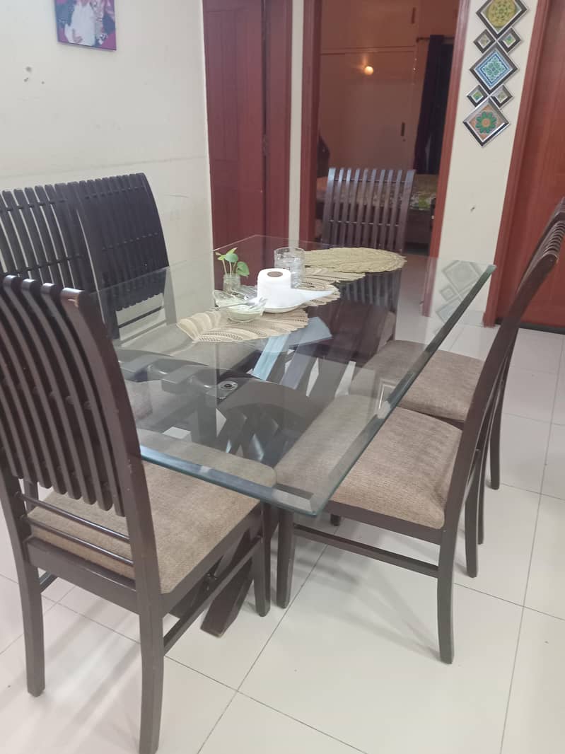 dinnning table 3