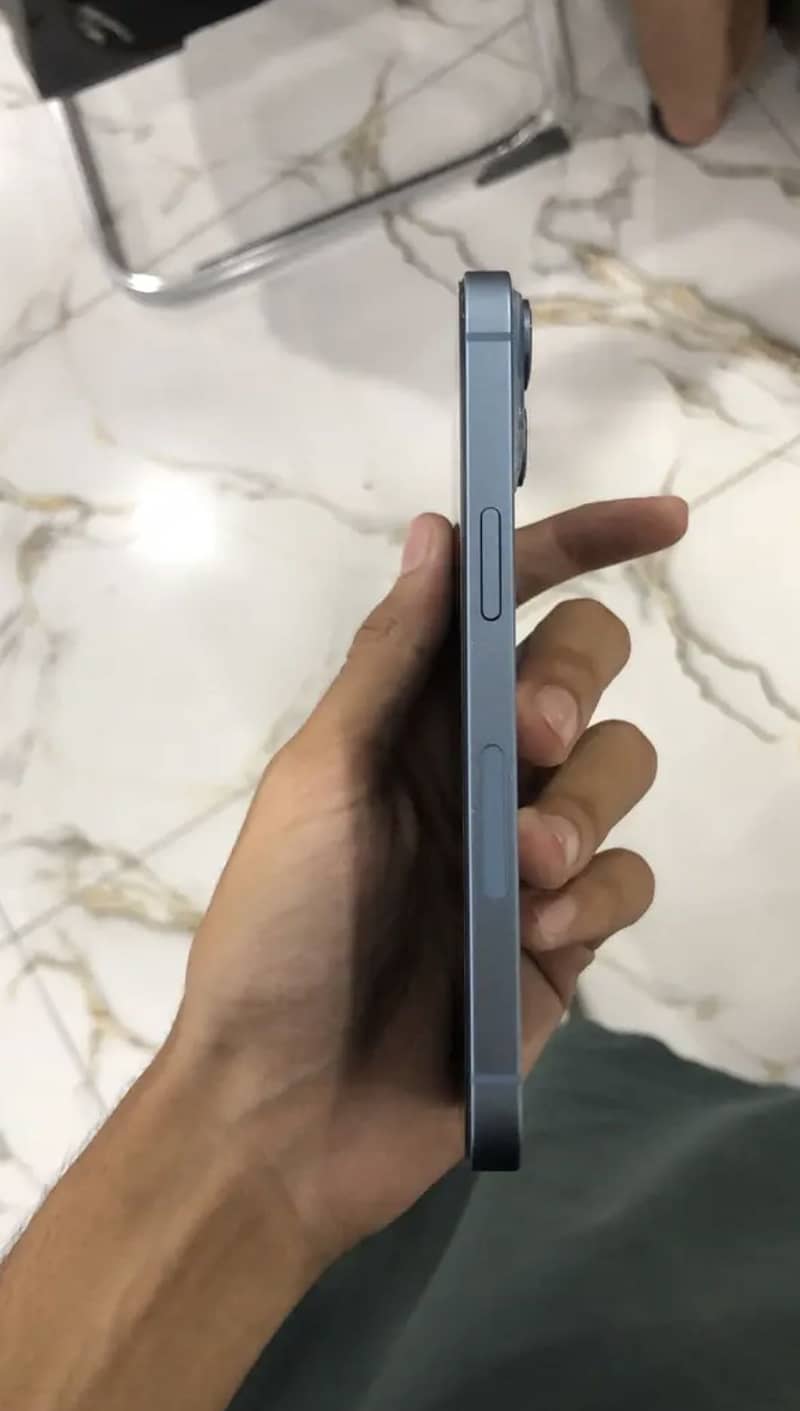 Apple iPhone 14 4