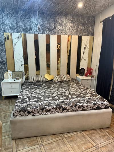 Modern Bed set ( Pearl White )