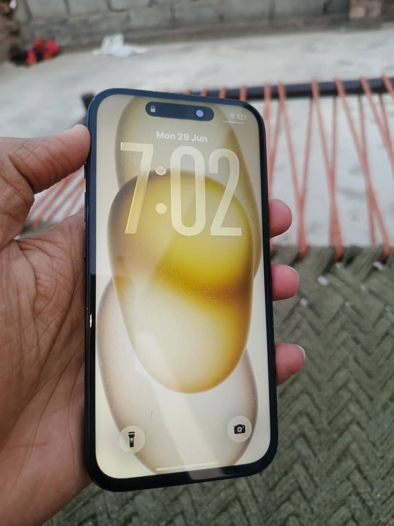 Apple iPhone 15 3