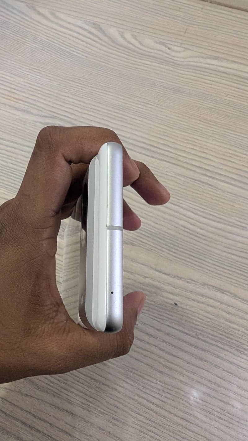 Google Pixel 7 4