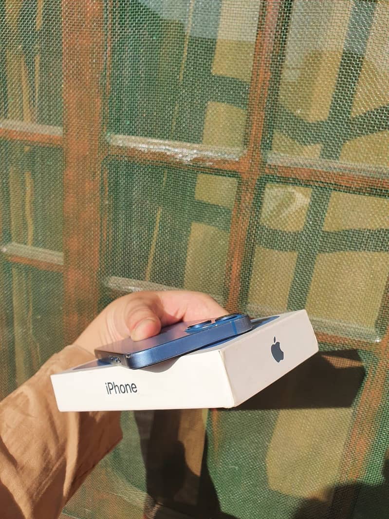 Iphone 13 4