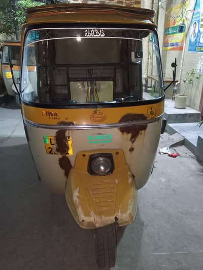 auto ricksha 2015 model engine zabrdast ha body normal ha jasy picture