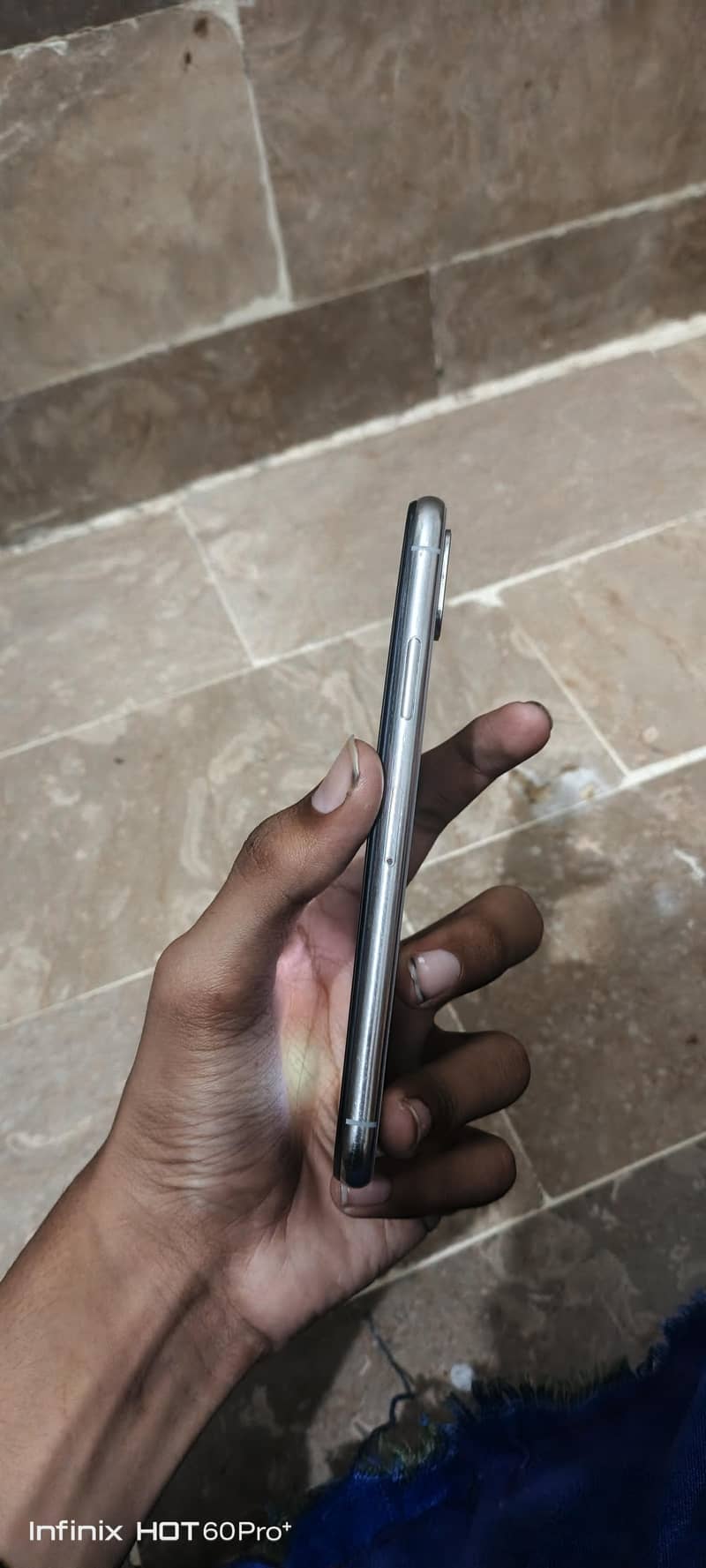 Apple iPhone X 4