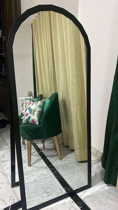 Standing mirror