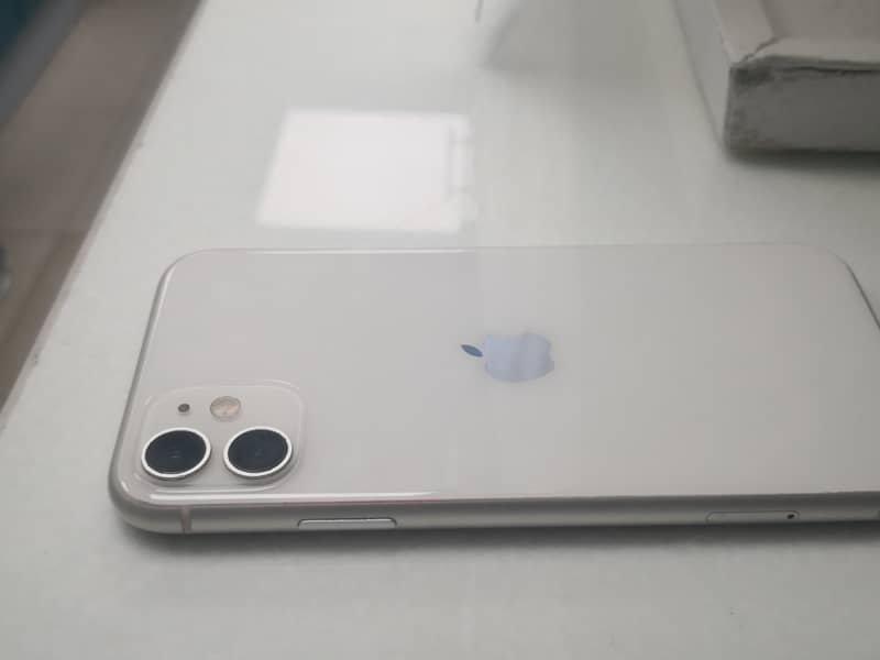iPhone 11 5