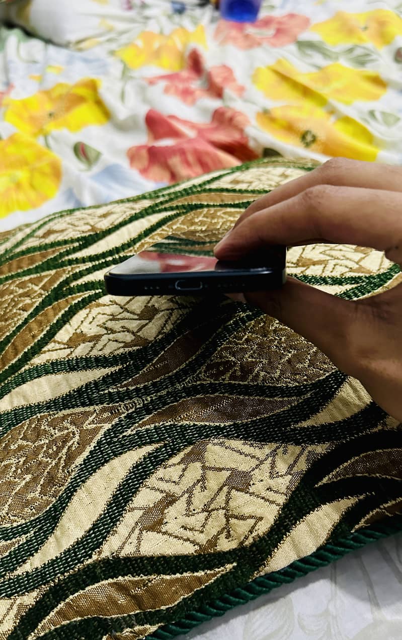 Apple iPhone 16 3