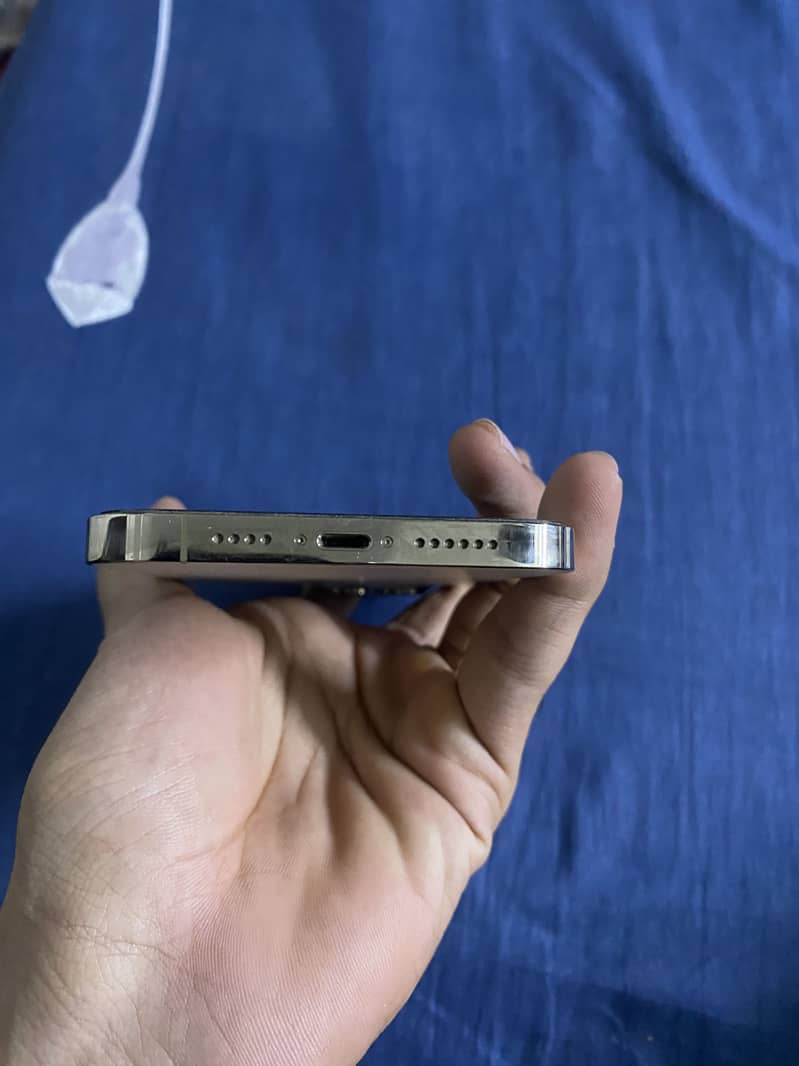 Apple iPhone 12 Pro Max 3