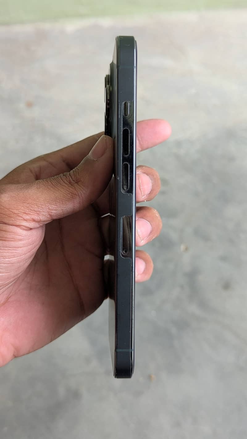 Apple iPhone 13 Pro 1