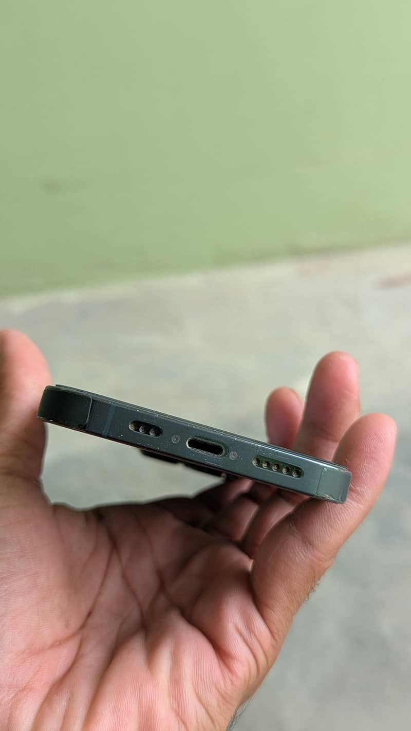 Apple iPhone 13 Pro 2